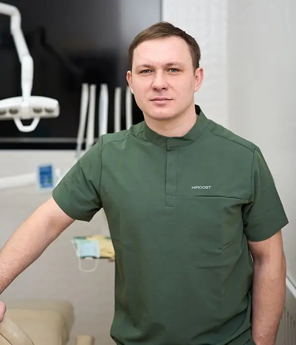 Осиновский Александр Олегович, Врач-стоматолог-ортопед.